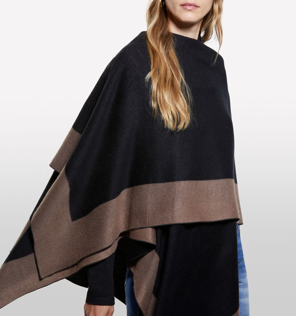Black cape with contrast - null - Black | Sisley image number 4